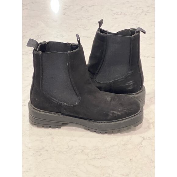 Sincerly Jules Women’s Chelsea Faux Suede Ankle Pull On Chunky Boots Size 6.5 - Picture 6 of 9